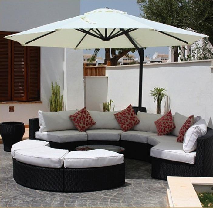 How To Protect Your Outdoor Furniture, Is It Ok To Leave Outdoor Furniture Cushions Outside In The Rain